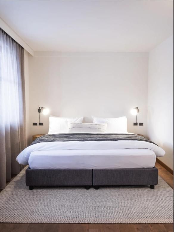Signature family suite