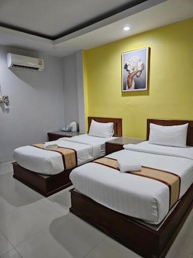 โรงแรมอีสานอินน์ ยโสธร - Easarninn Yasothorn Deluxe Twin Room