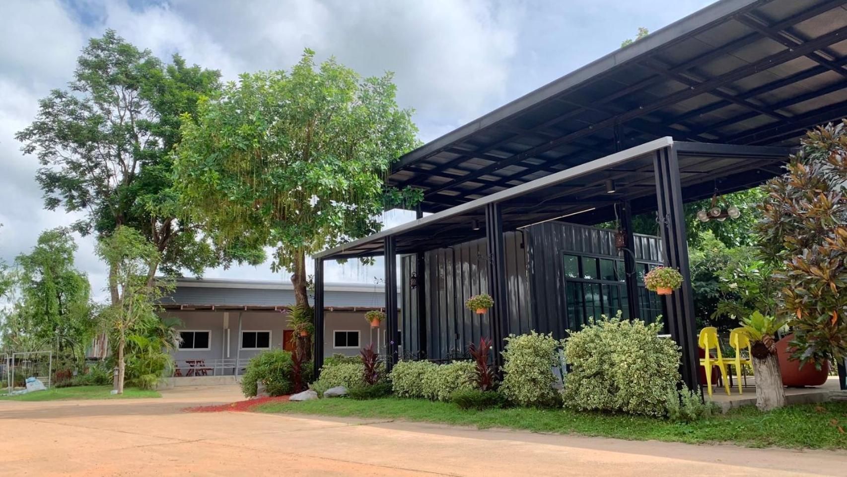 โรงแรมอีสานอินน์ ยโสธร - Easarninn Yasothorn