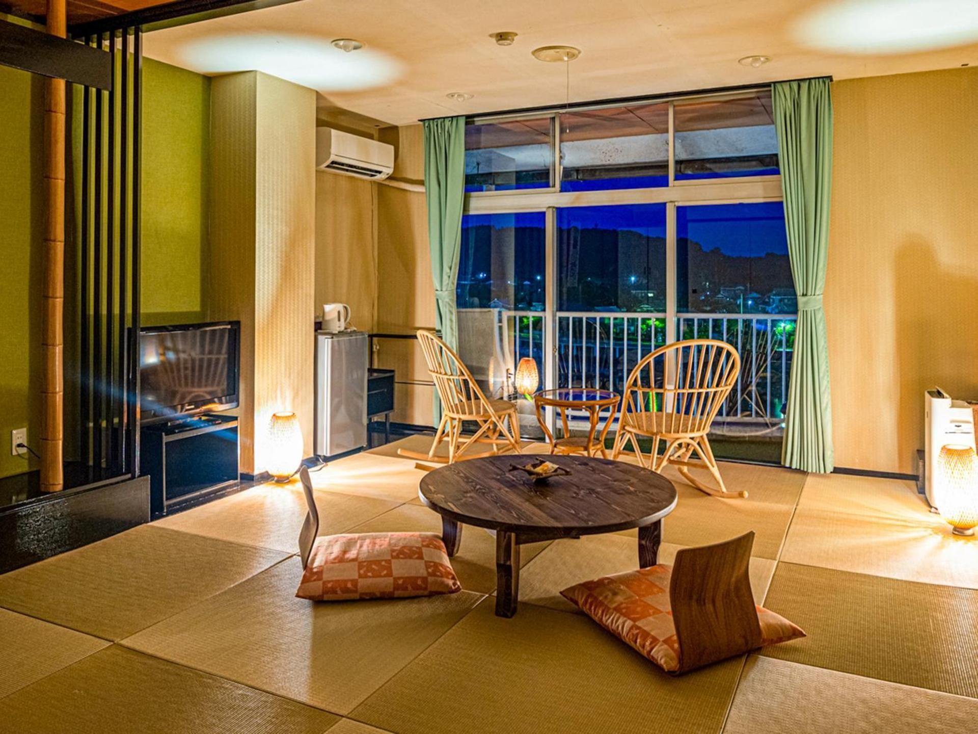 Family Room with Lake View