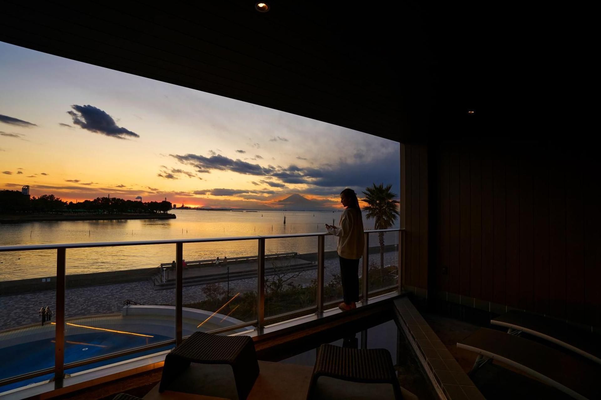 Mt. Fuji view room for 3 people with Private onsen & terrace included sushi dinner