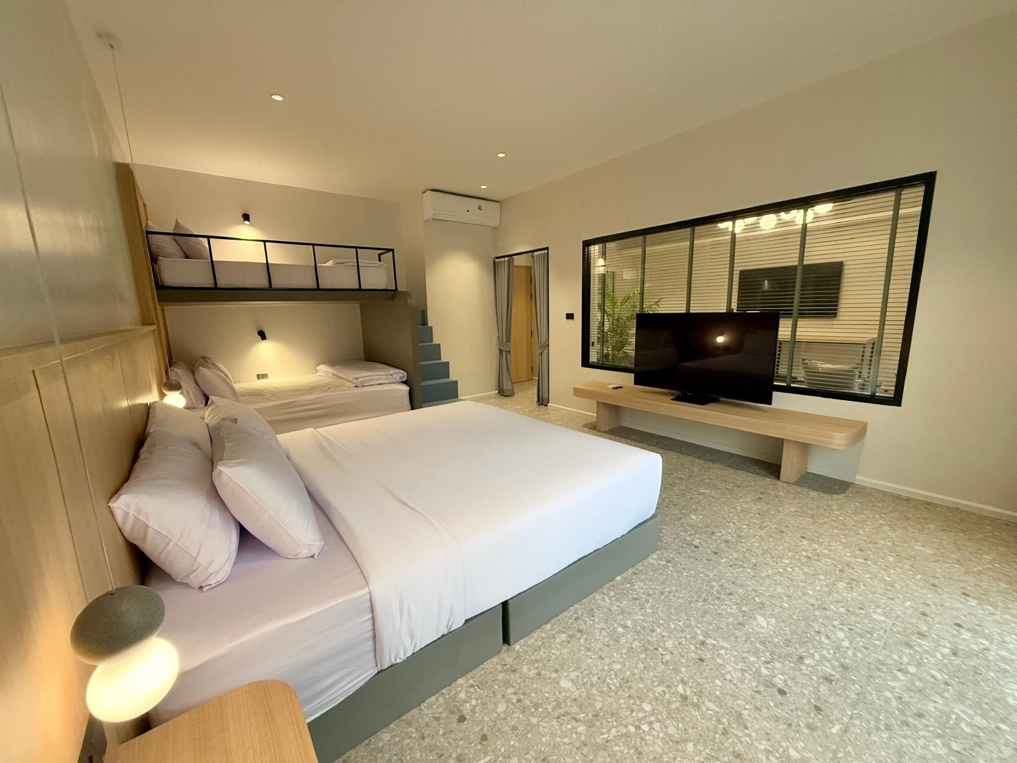 Family Suite Pool Access