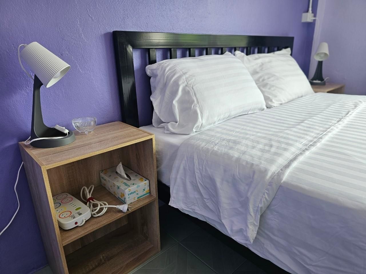 Standard Queen Room - Non-Smoking, Newly Renovated