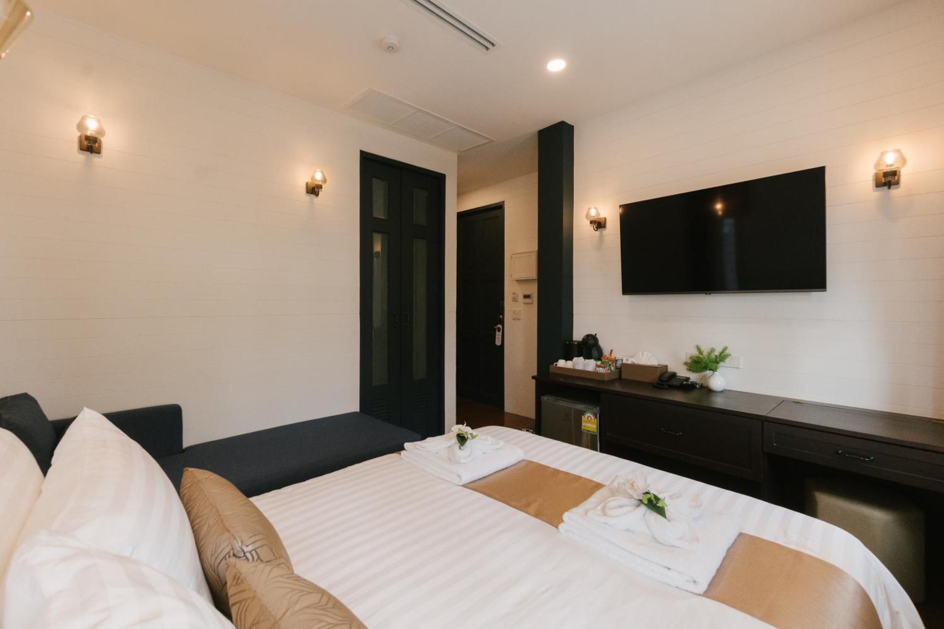 Queen Room with Sofa Bed