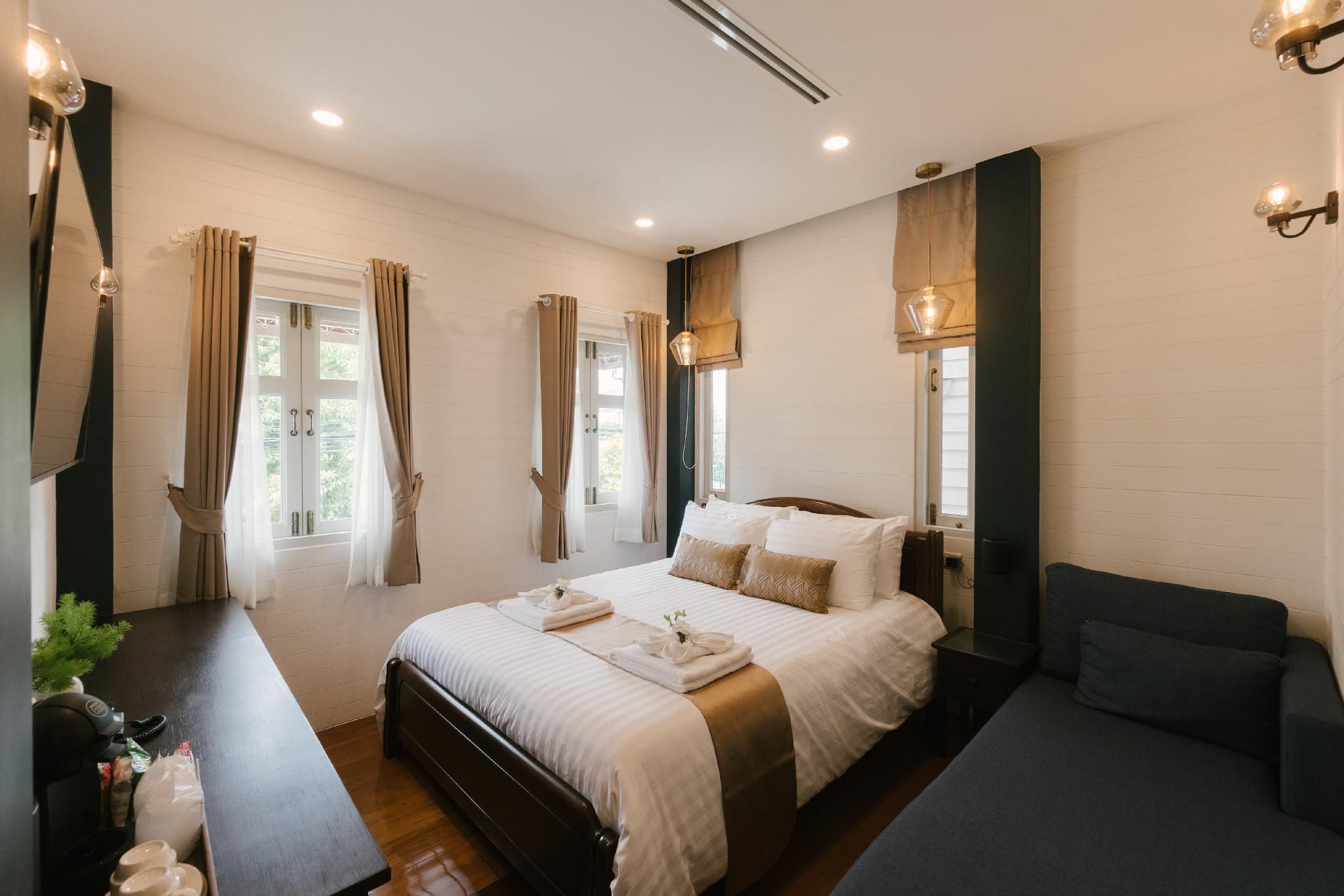 Queen Room with Sofa Bed