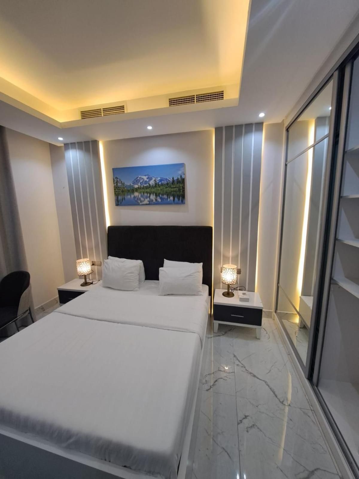 Al Safwa One Small Twin Room