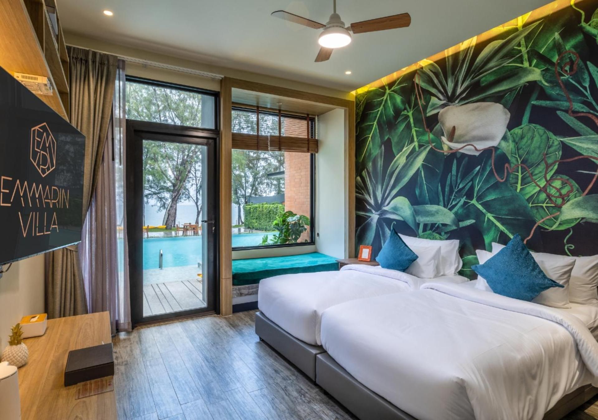 Twin Room with Pool View