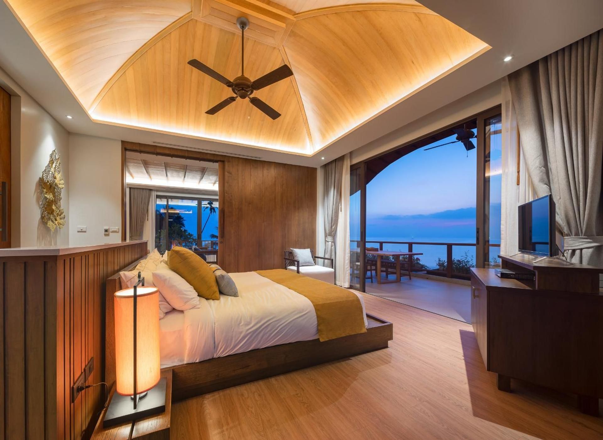 SAAI Resort 1-Bedroom Beachfront Pavilion Suite