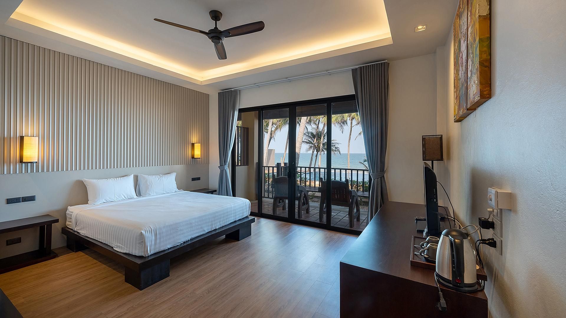 Superior King Bed