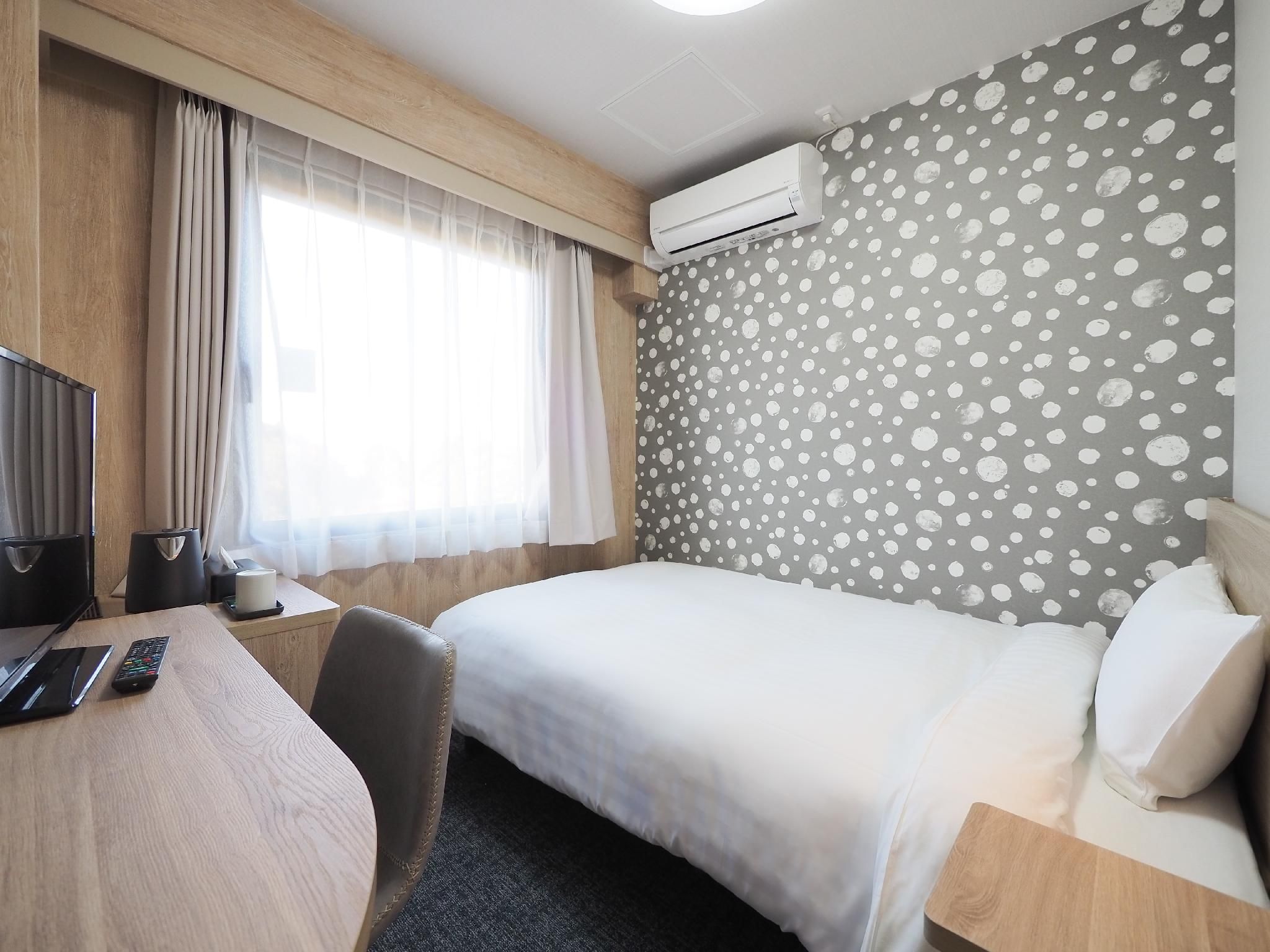 Wide Single Room with Microwave Smoking