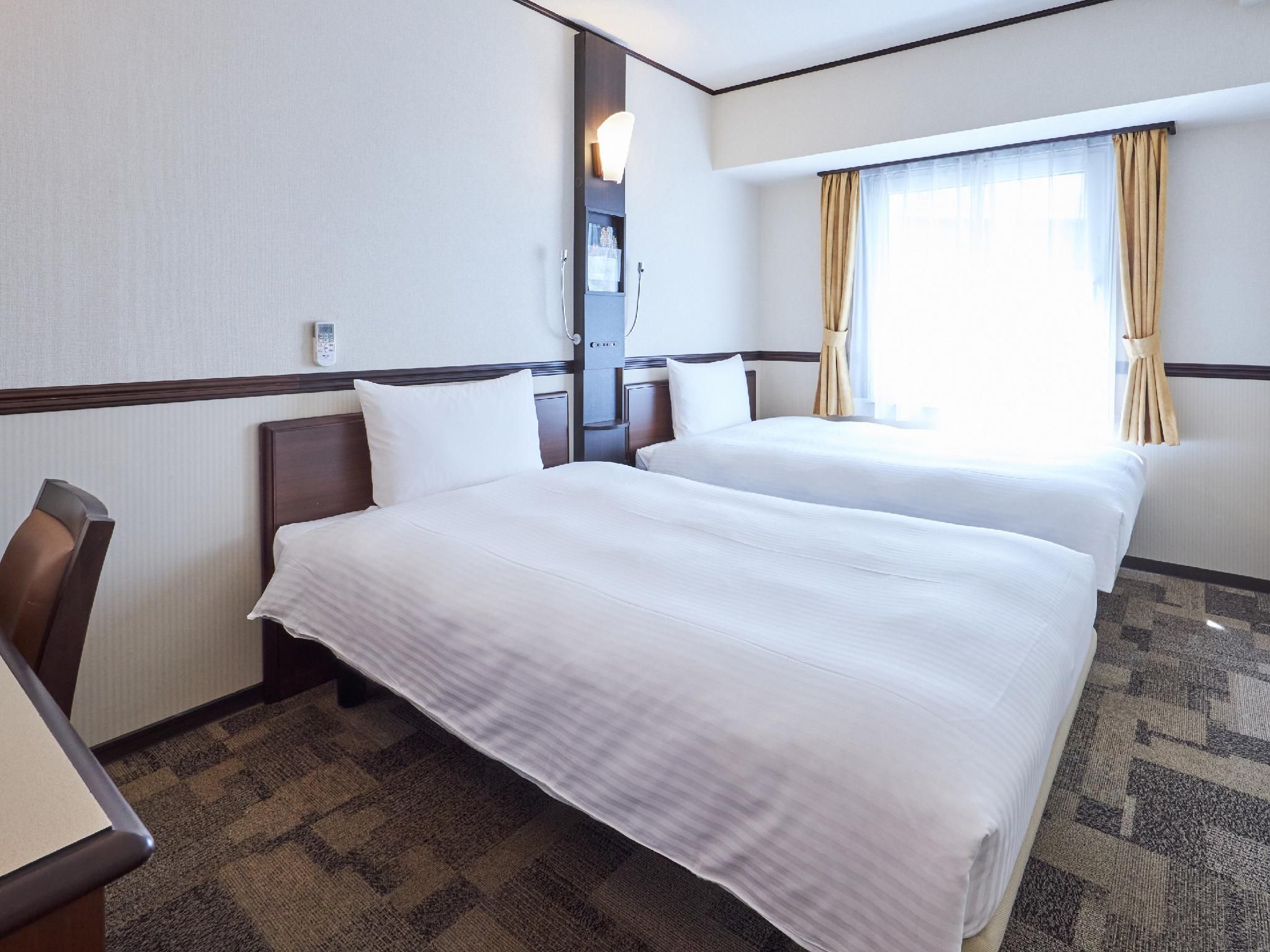 Twin Room - Non-Smoking