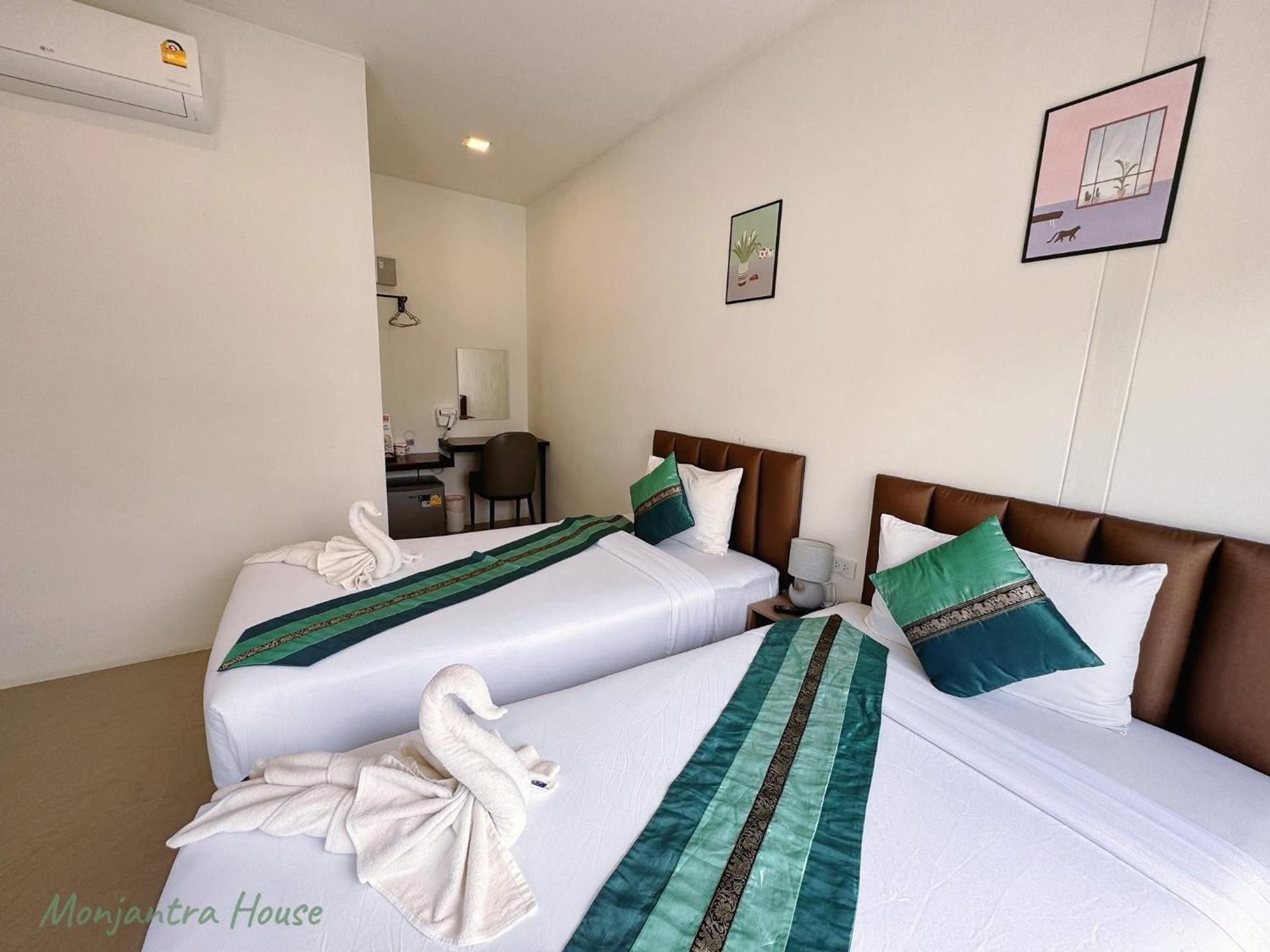 Standard Twin Room