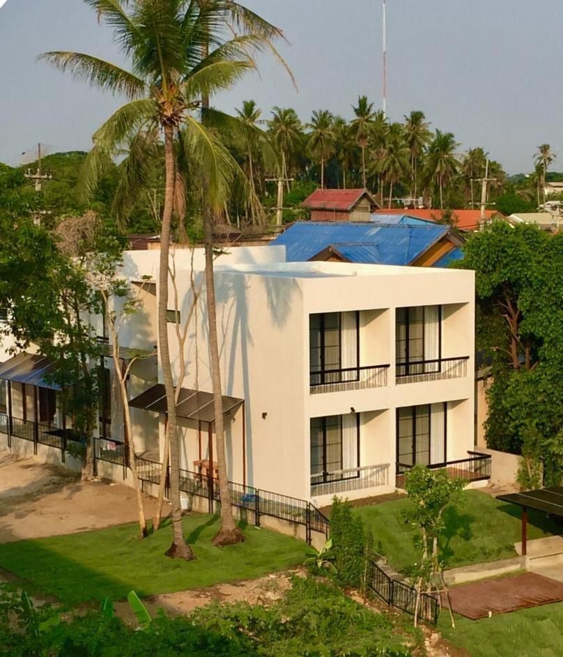 Home by the bridge Hotel