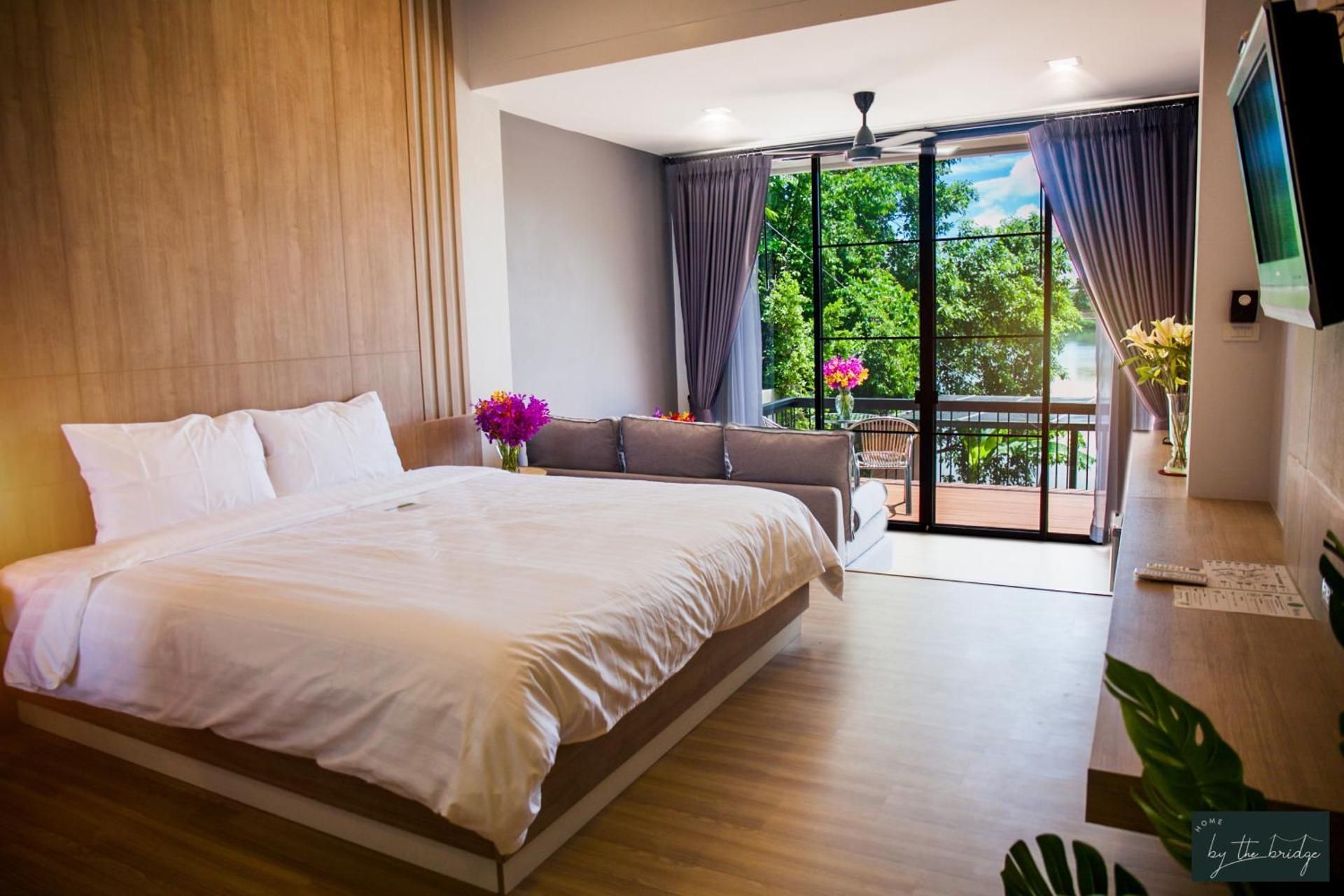 Home by the bridge Hotel River View King Room 3