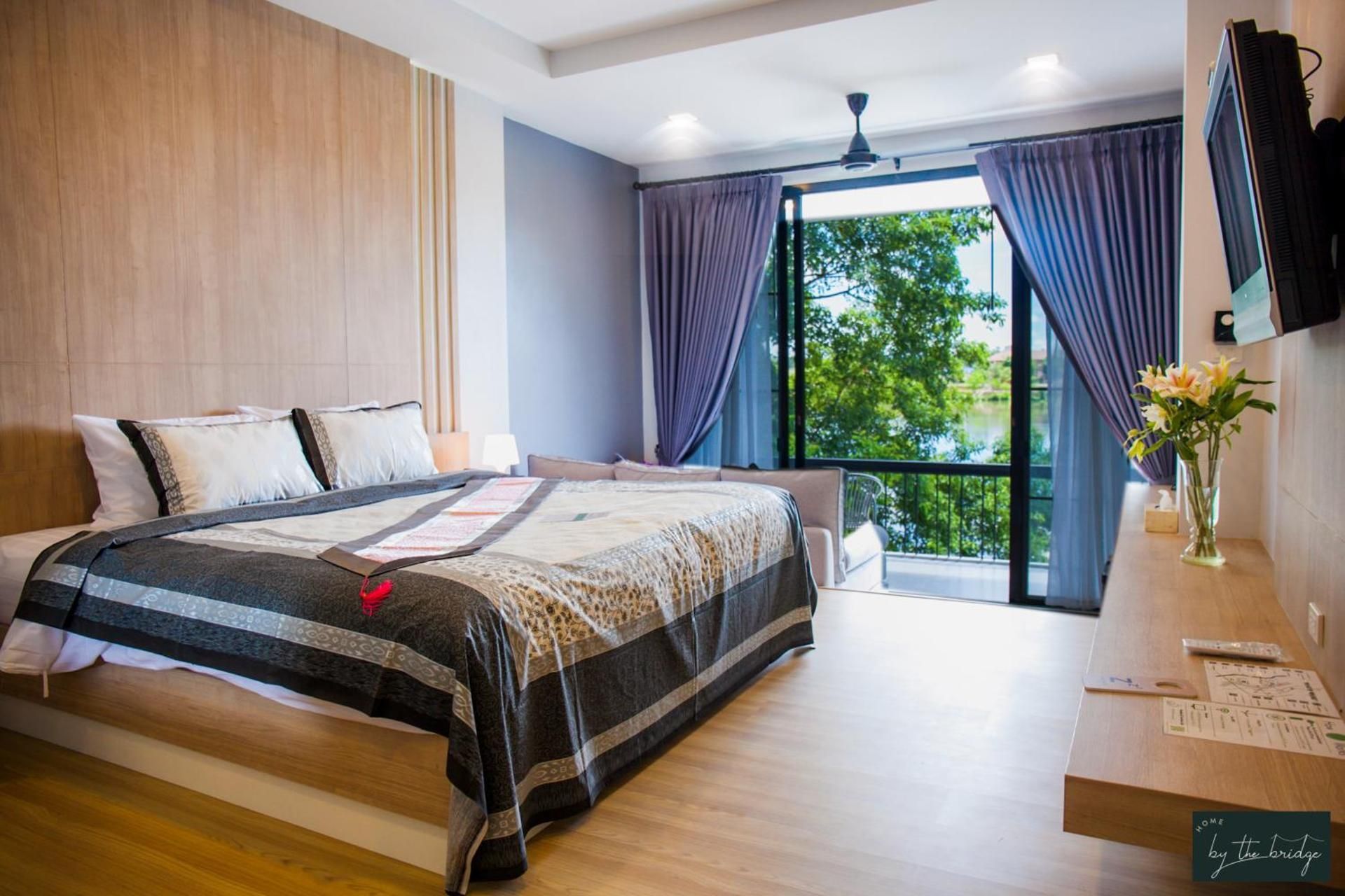 Home by the bridge Hotel River View King Room