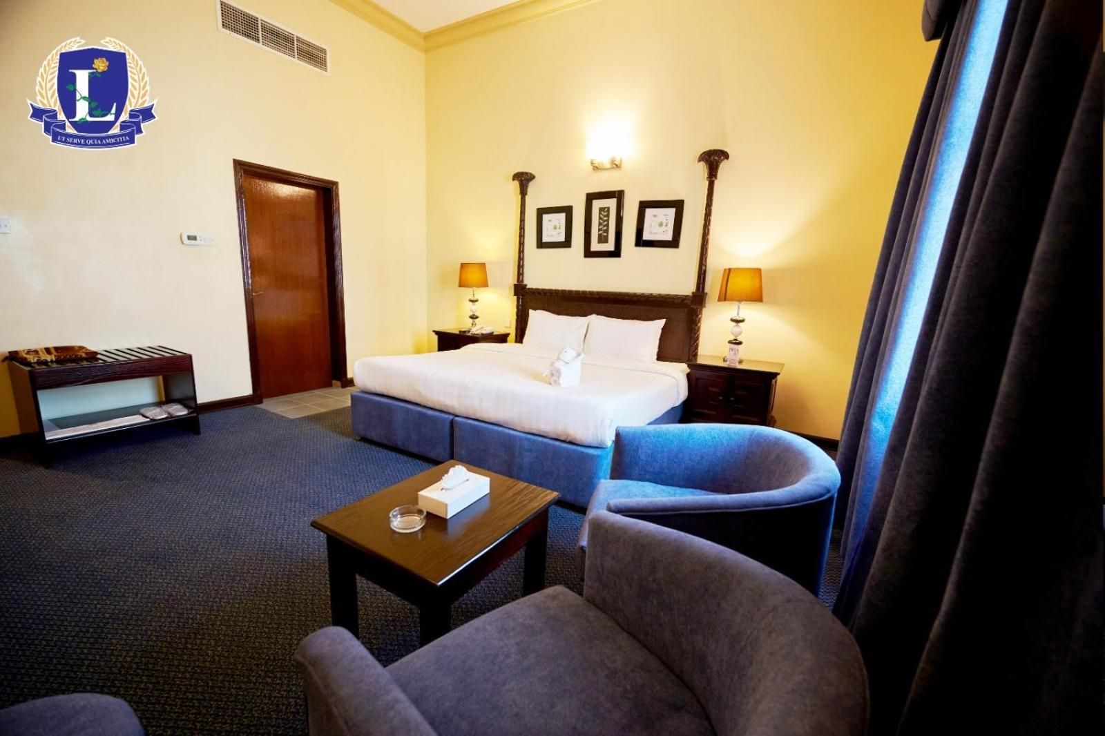 LA ROSA HOTEL Deluxe King Room 2