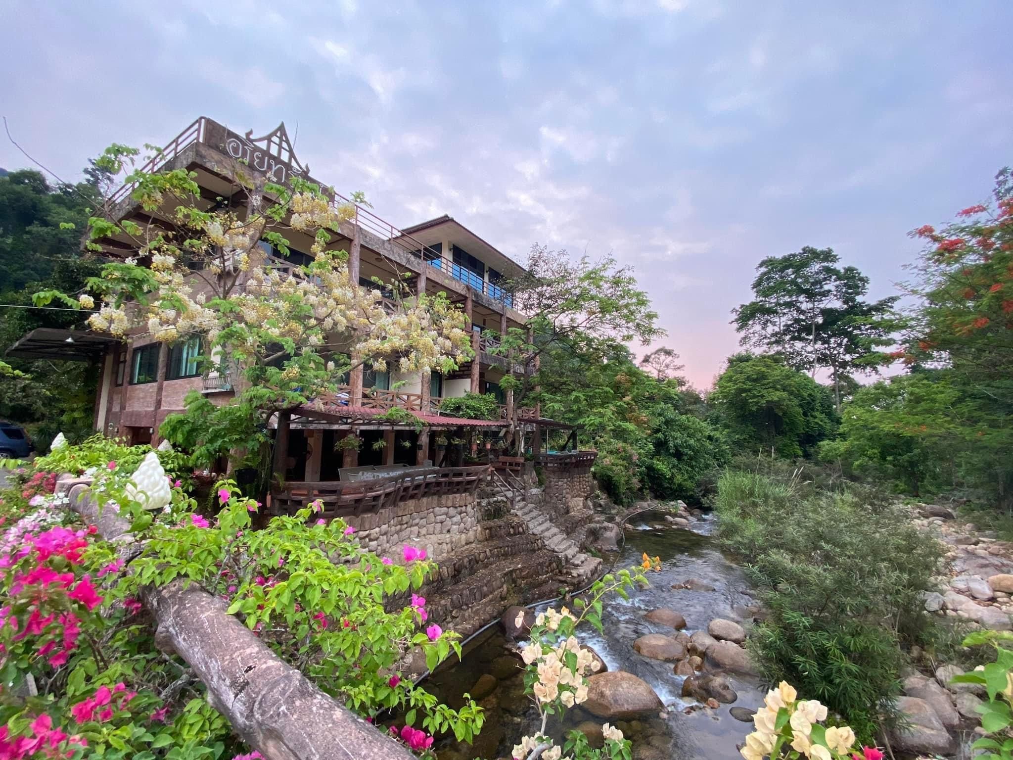 Baansuanrudee Resort