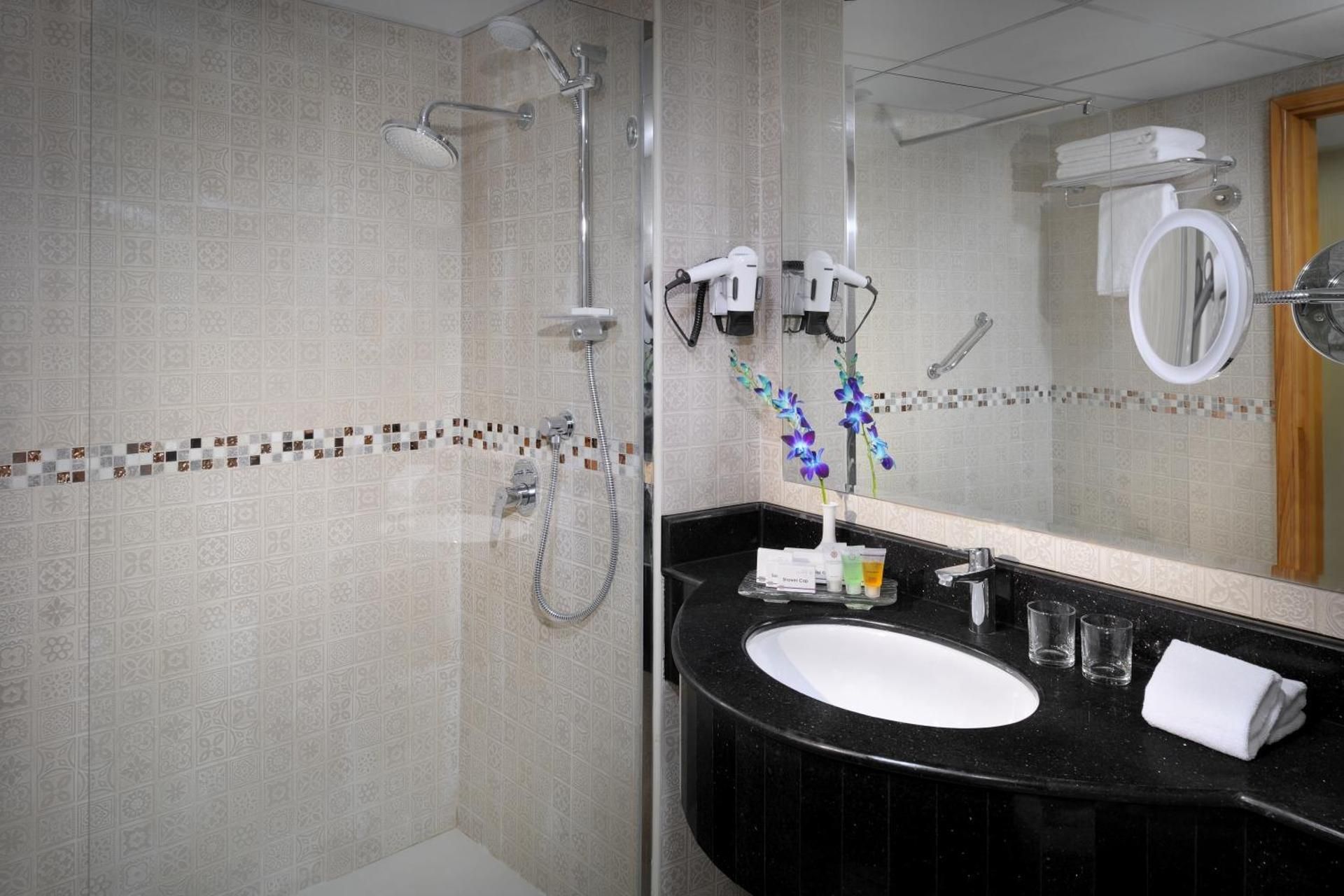 Al Safir Hotel Deluxe King 3