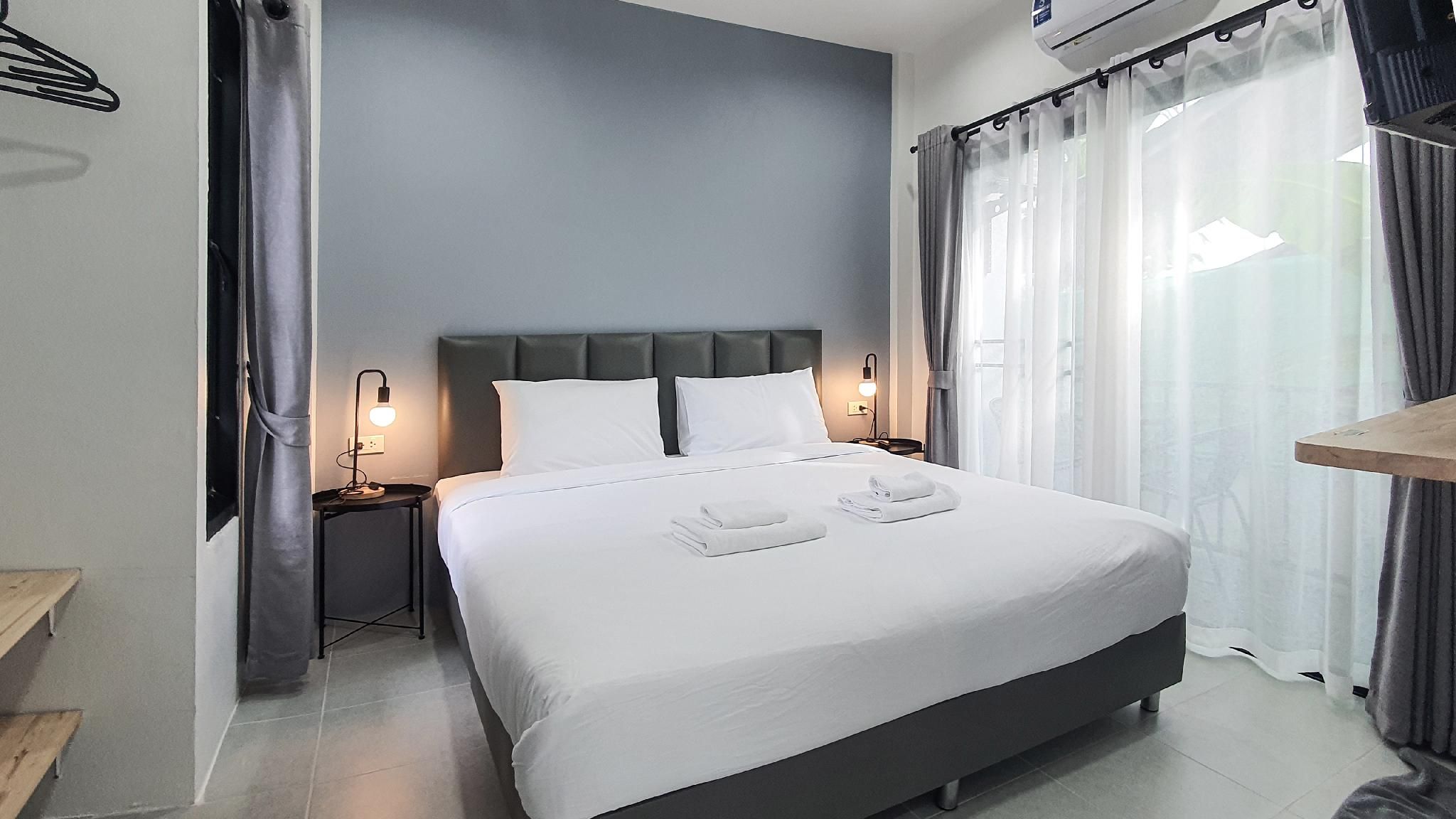 HAY Homestay  Deluxe King Room with Balcony