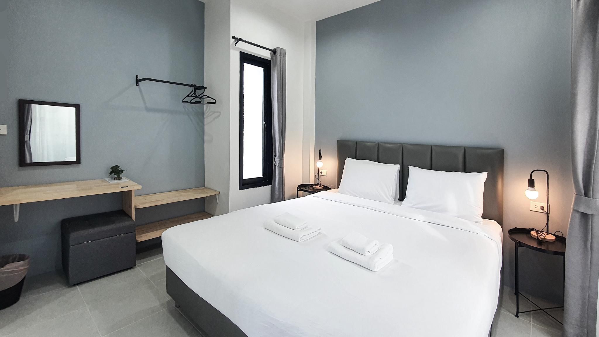 HAY Homestay  Deluxe King Room with Balcony 2