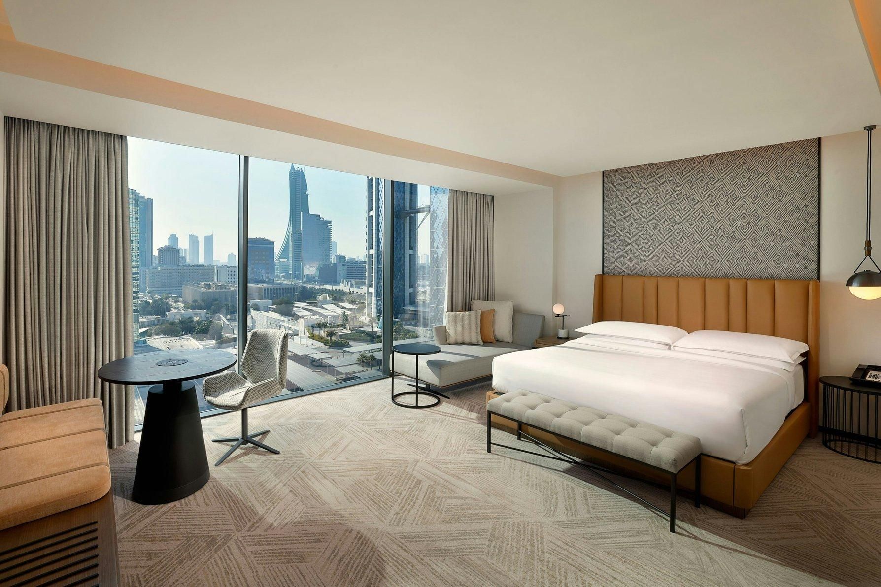 Signature, Guest room, 1 King, City view