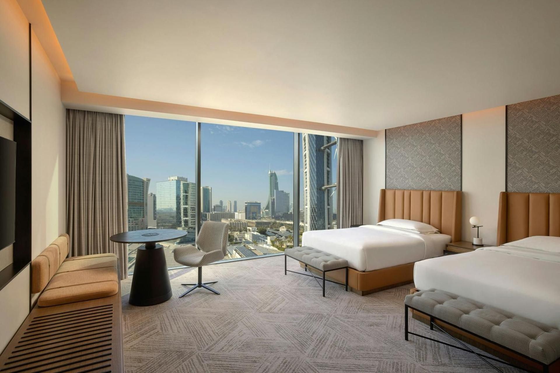 Club Queen, Club Lounge access, Guest Room, 2 Queen