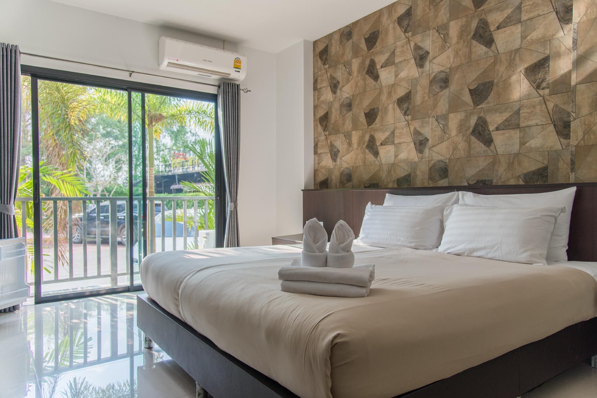 TRIMM Superior - King Size Bed