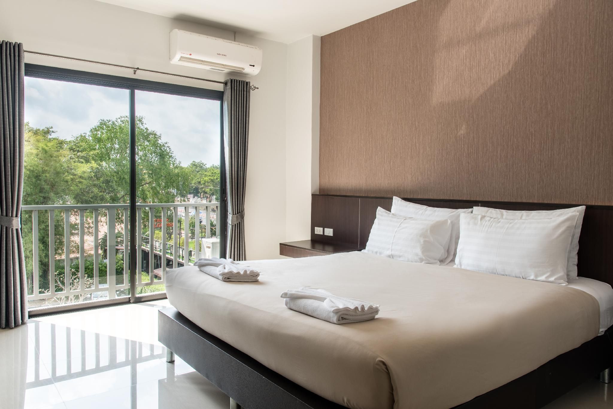 TRIMM Superior - King Size Bed 2