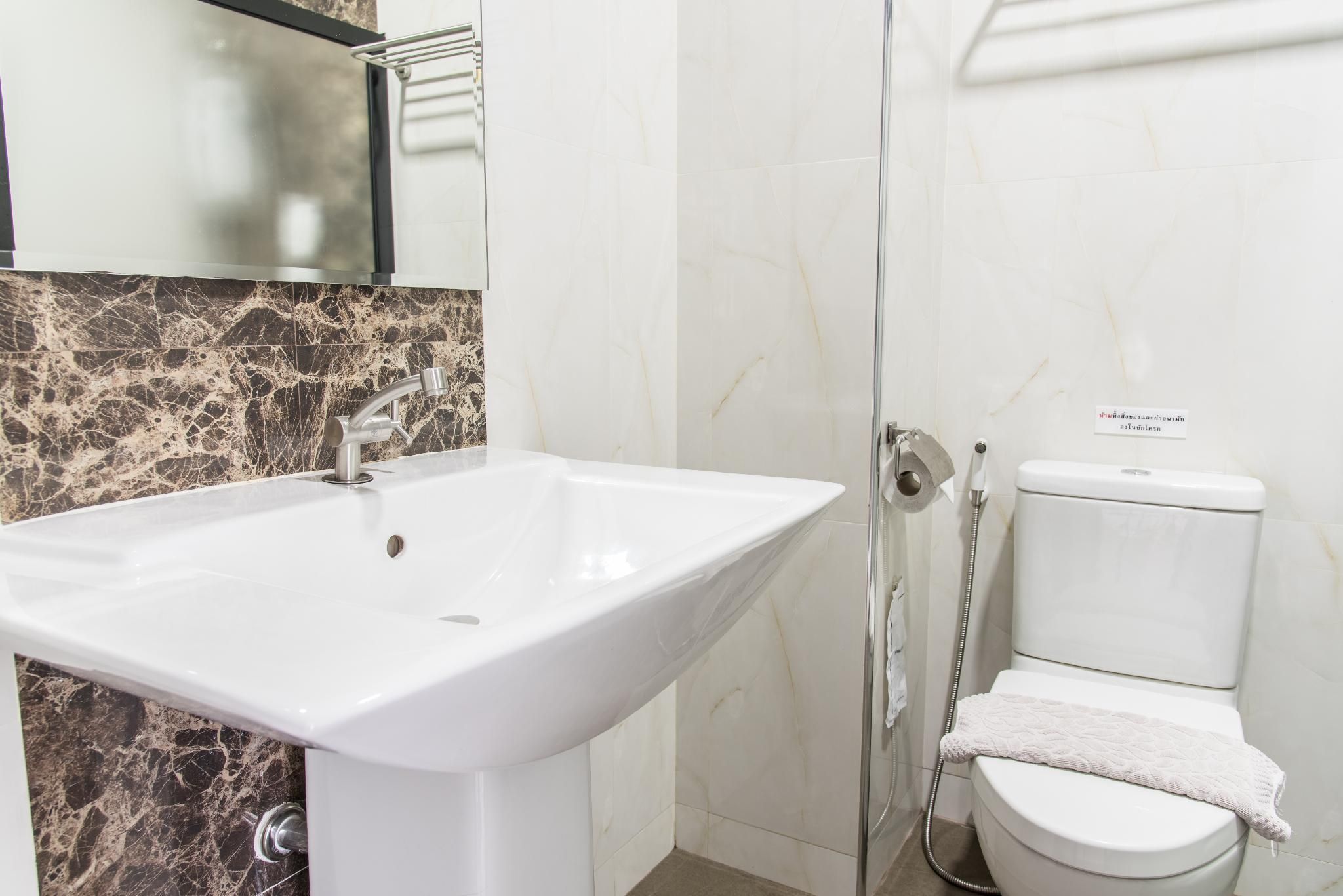 TRIMM Superior - King Size Bed 3