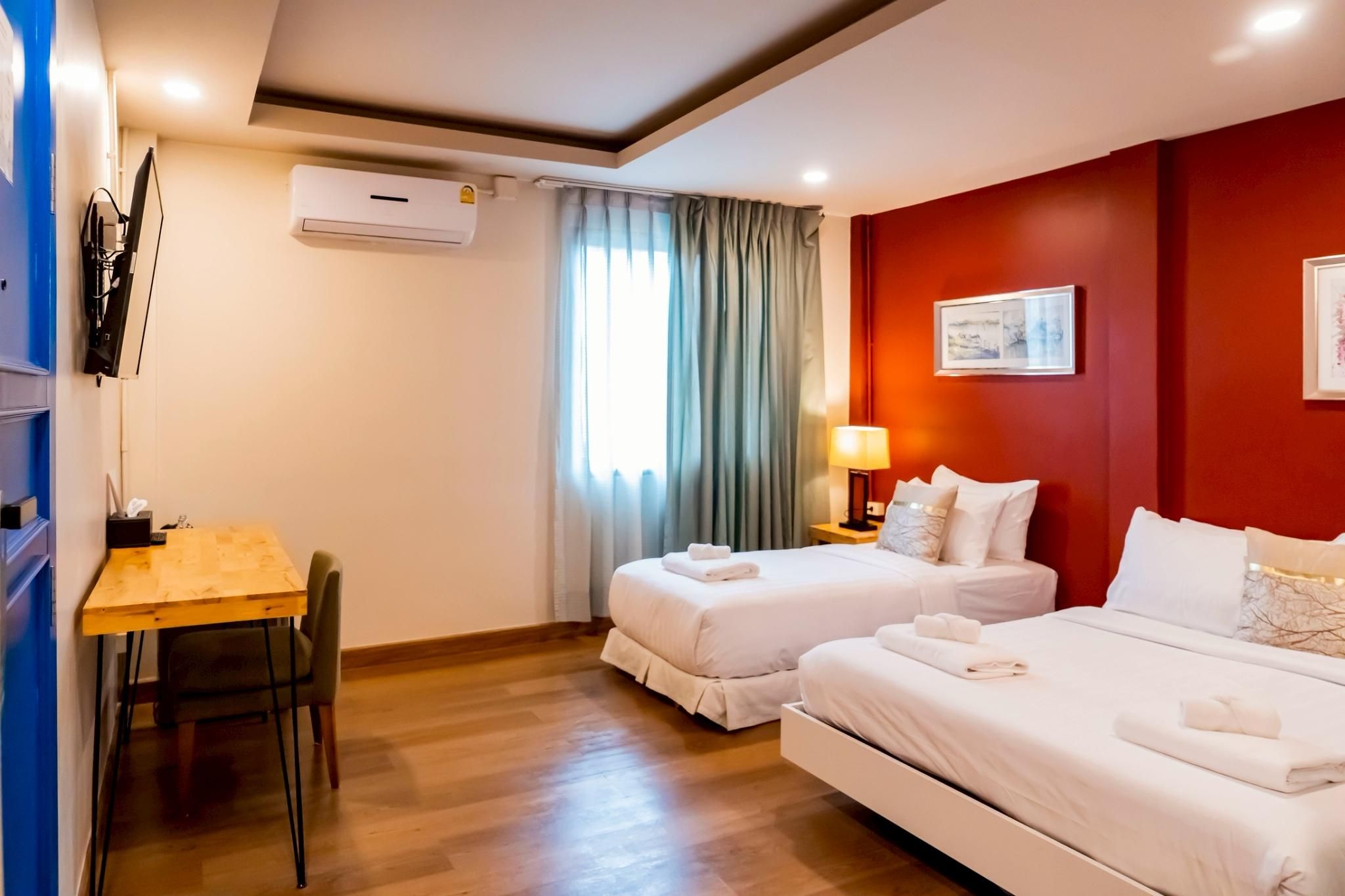 PloyBuri Boutique Hotel Deluxe Triple Room