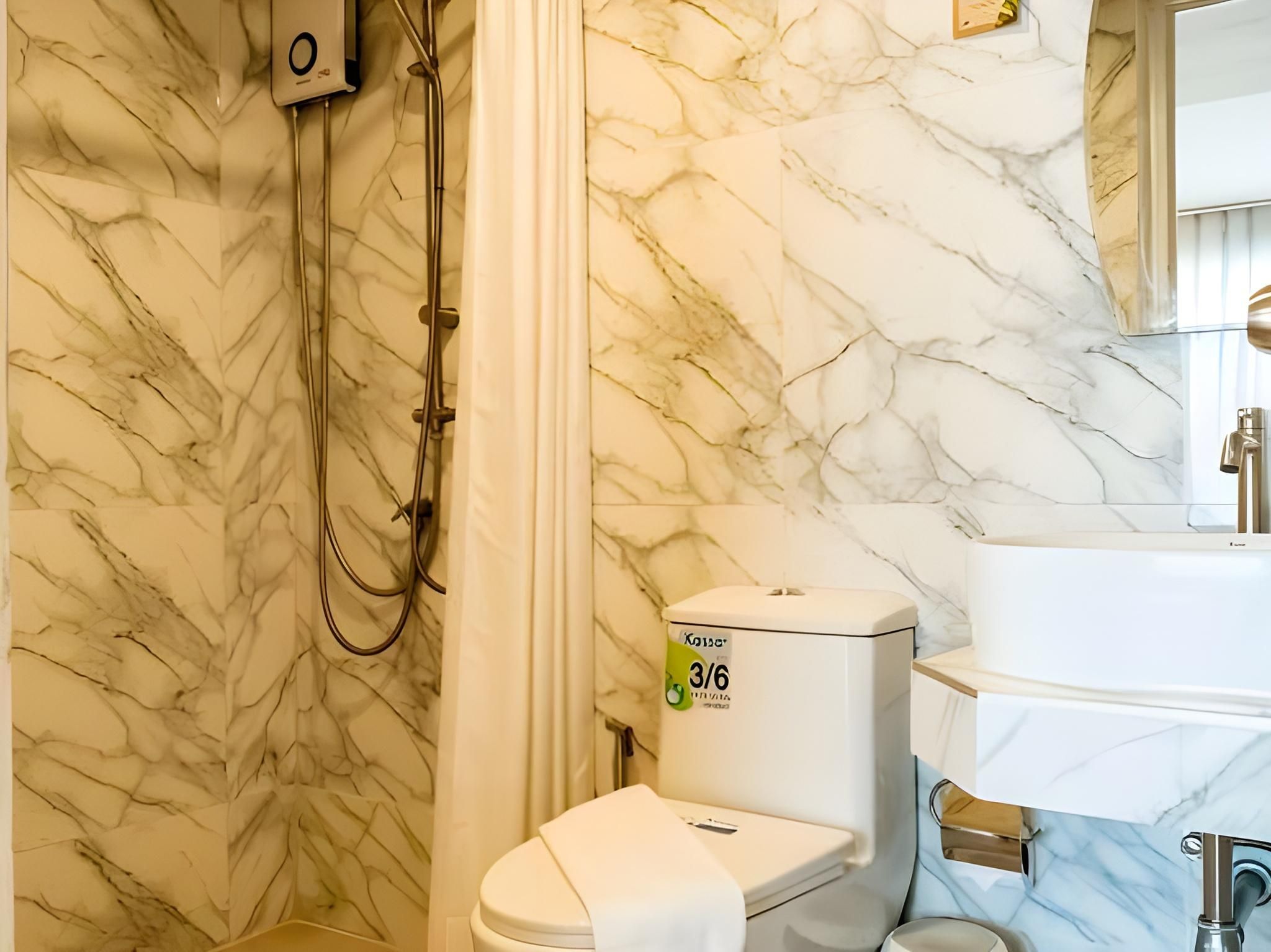 PloyBuri Boutique Hotel Deluxe Triple Room 3