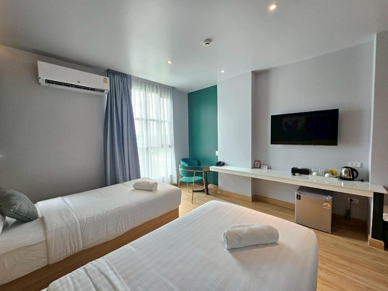 Deluxe Twin Room