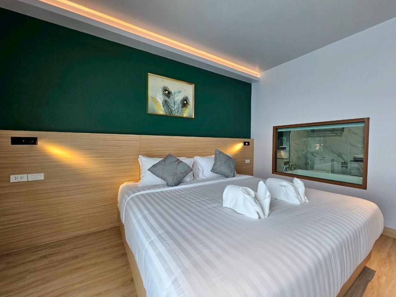 Deluxe Double Room with Bath