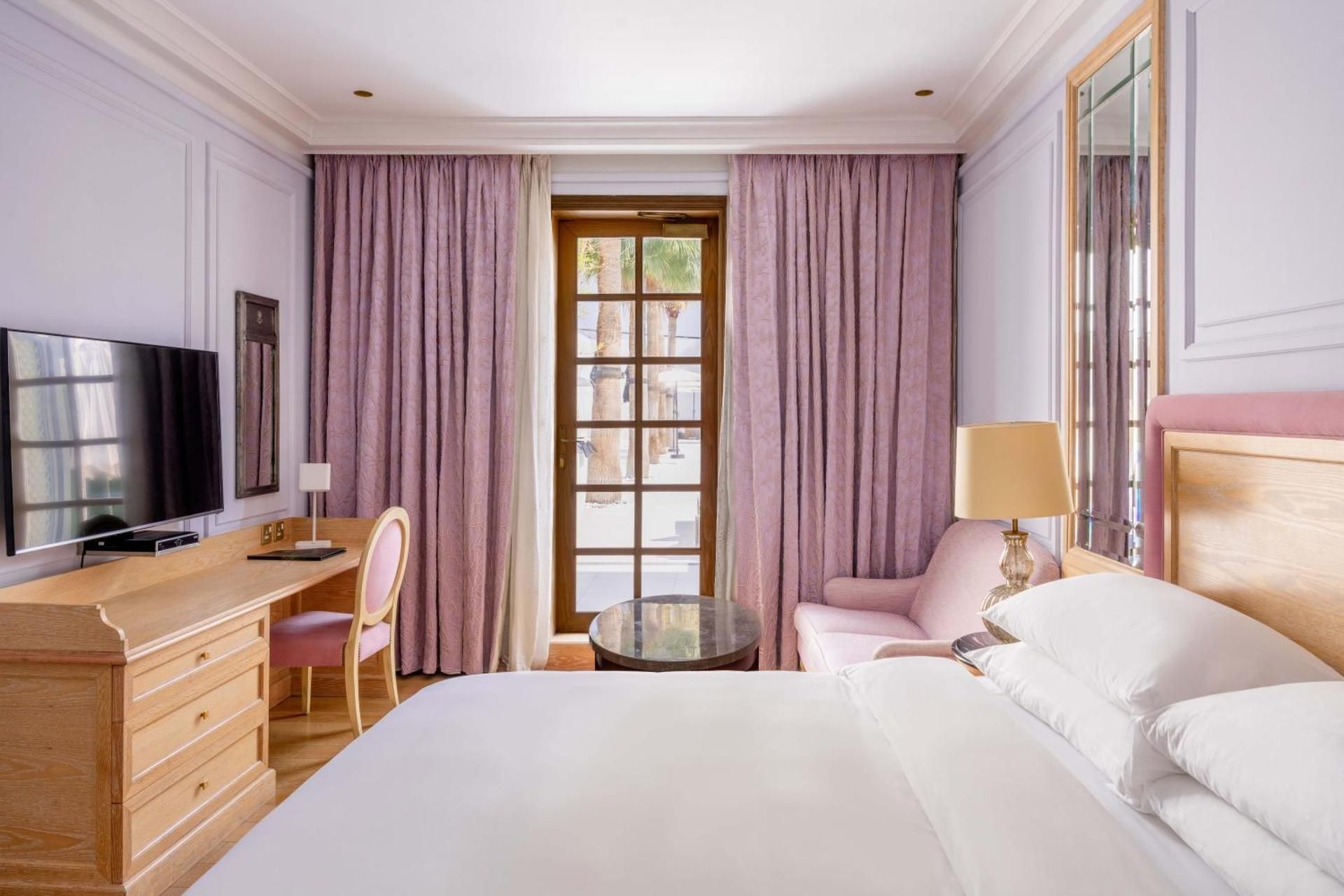 Pool Terrace Room 1 King