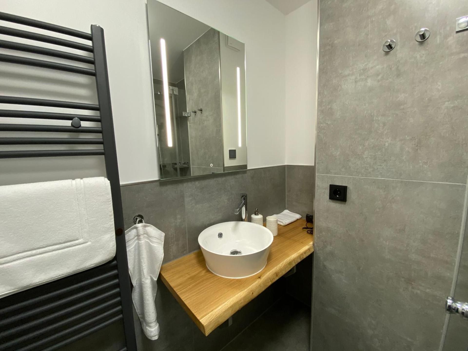 Deluxe Apartment