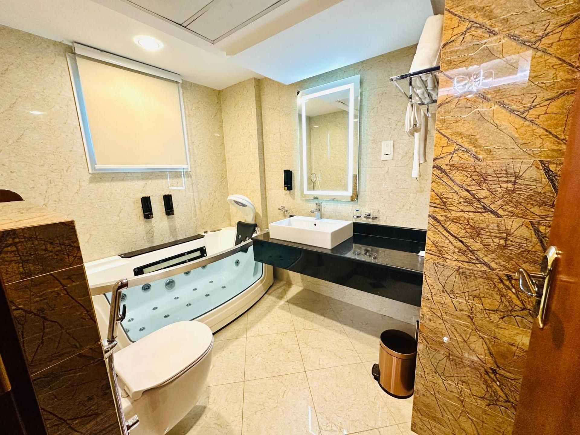 Saxophone Suites Deluxe Double Room with Balcony