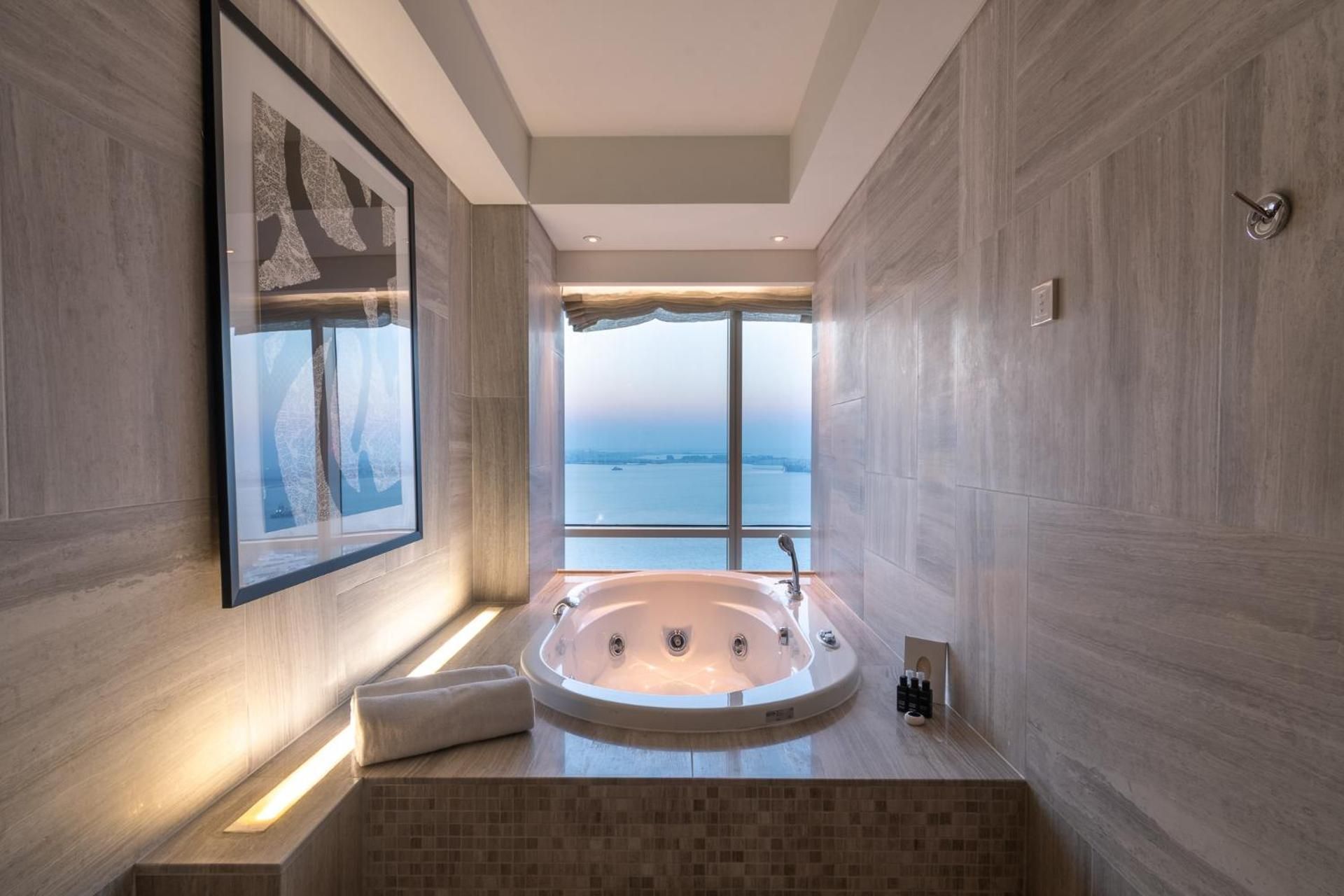 Amwaj Suite