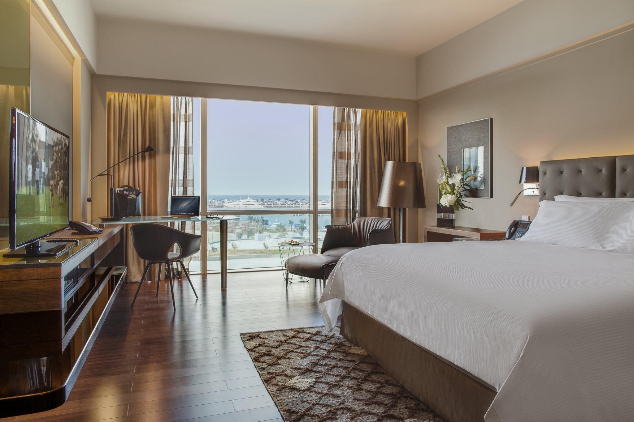 Club King Room
