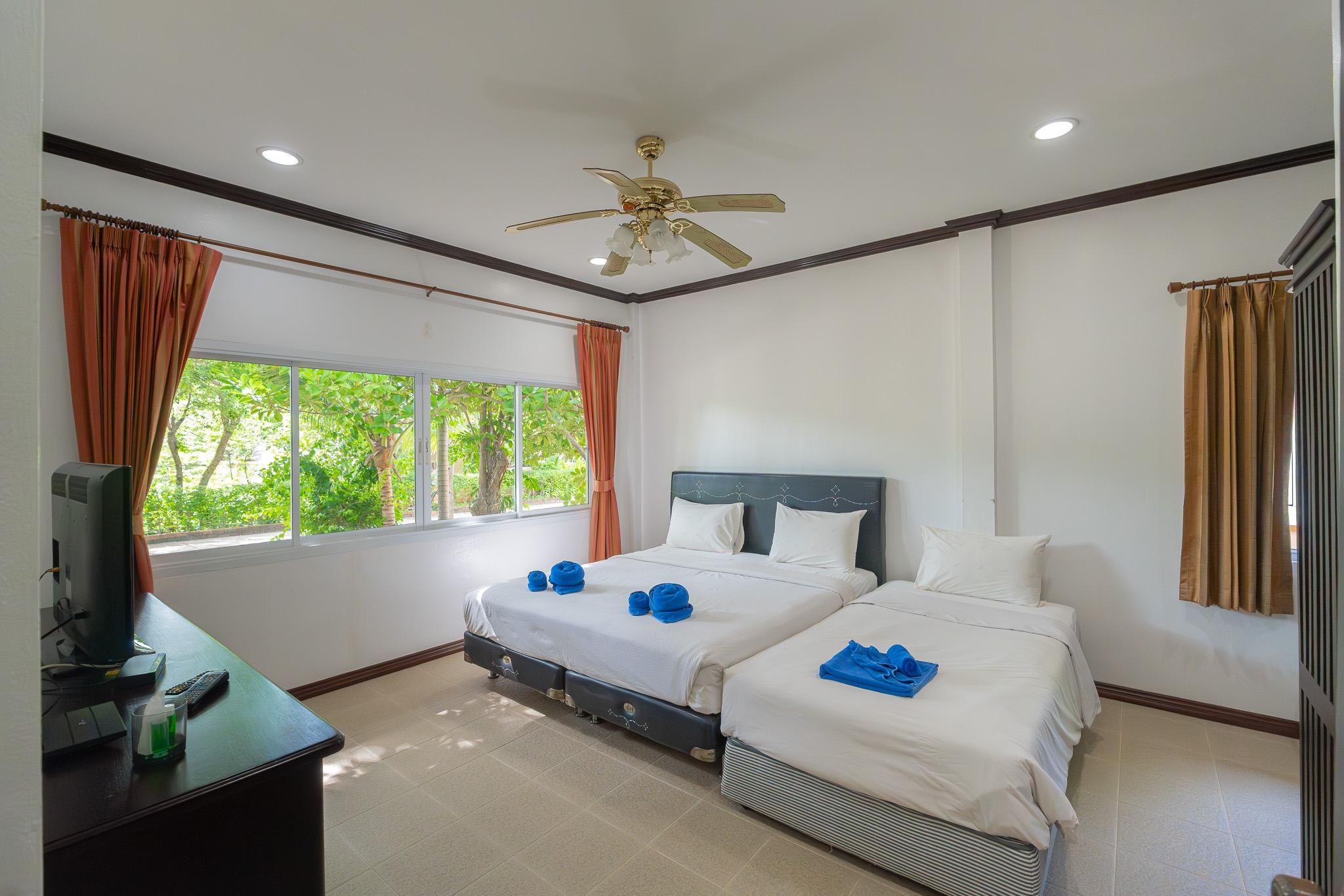 Baan Faa Talaychan Resort Family Bungalow