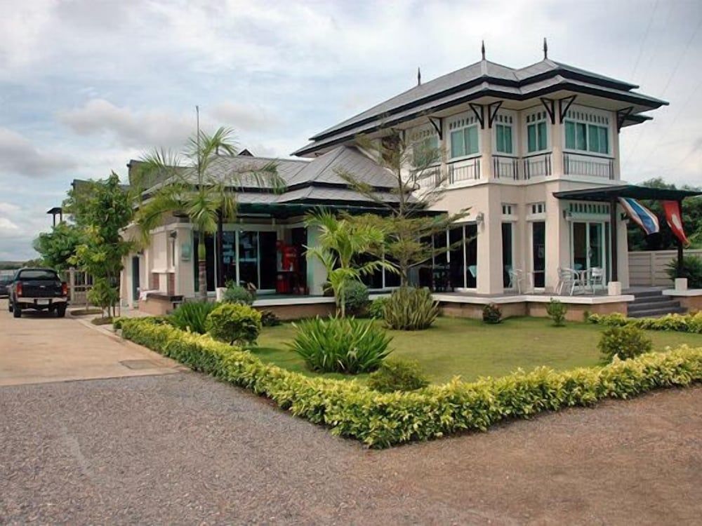 Check-in/check-out kiosk