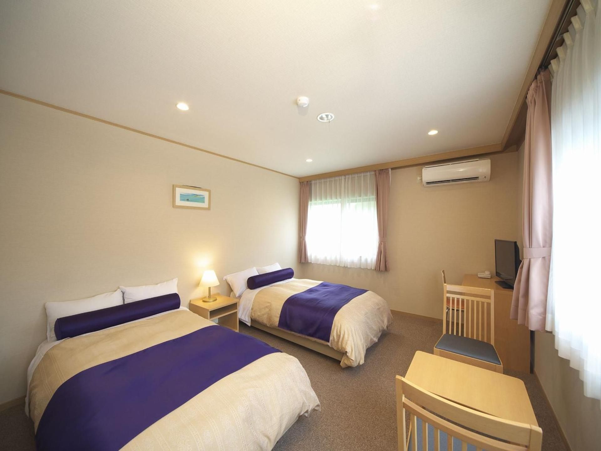 Twin Room with Mountain View