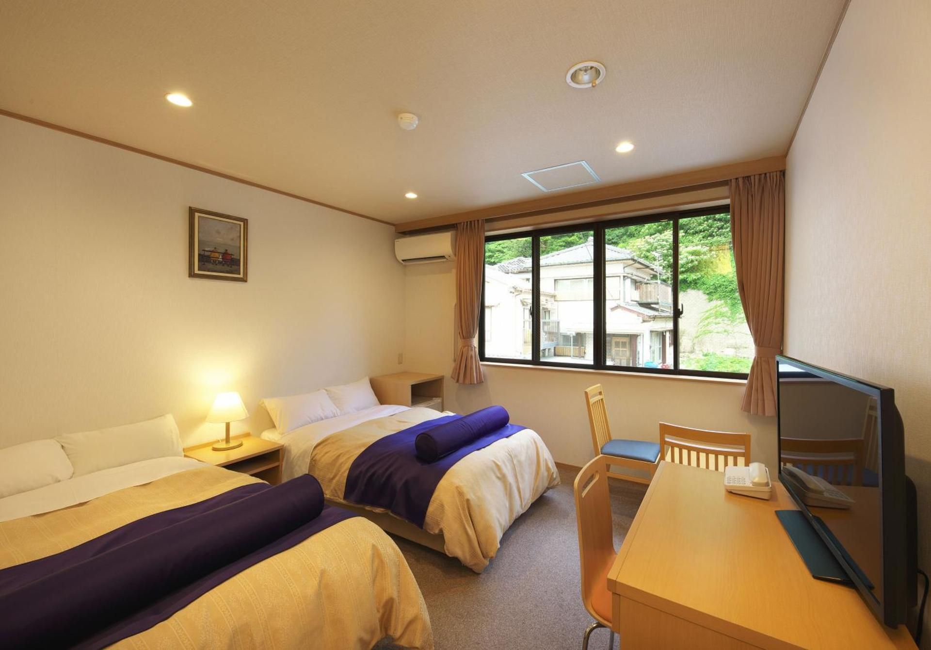 Twin Room with Mountain View