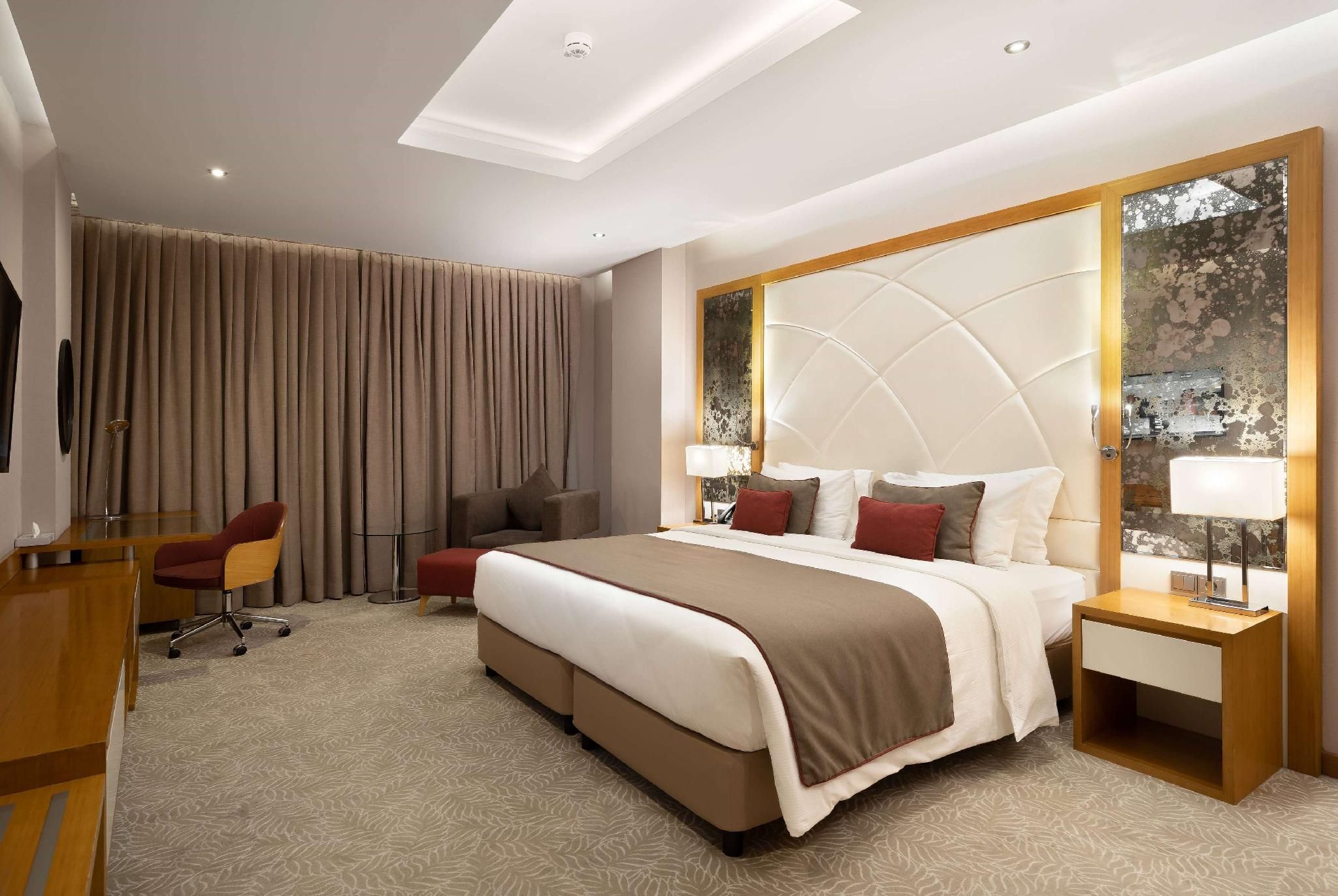 1 King Bed, Suite, Non-Smoking