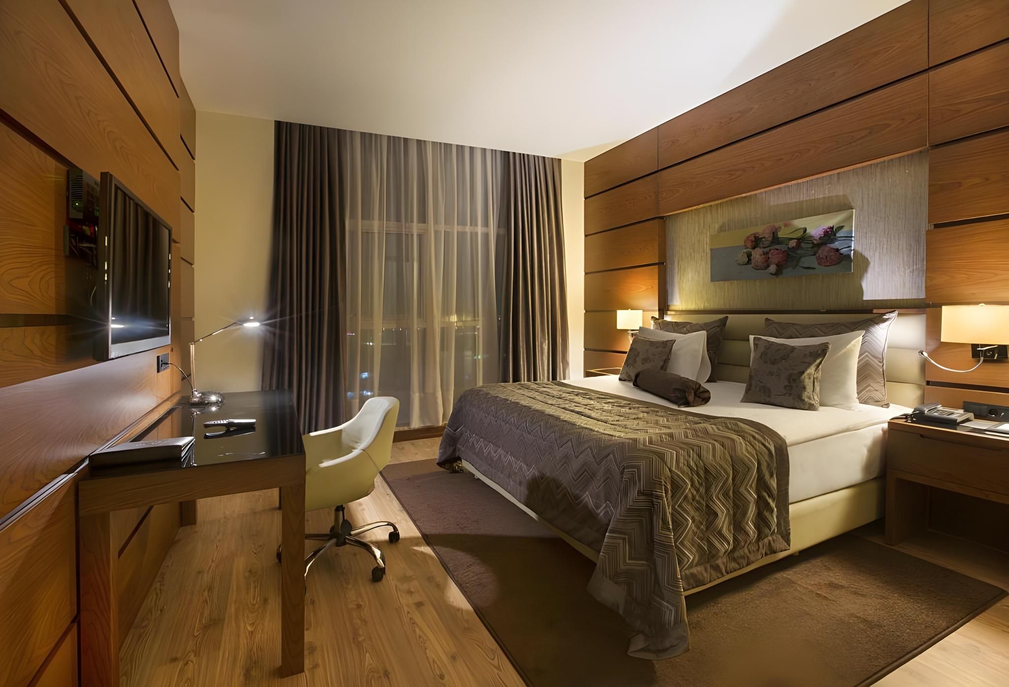 Deluxe Double or Twin Room