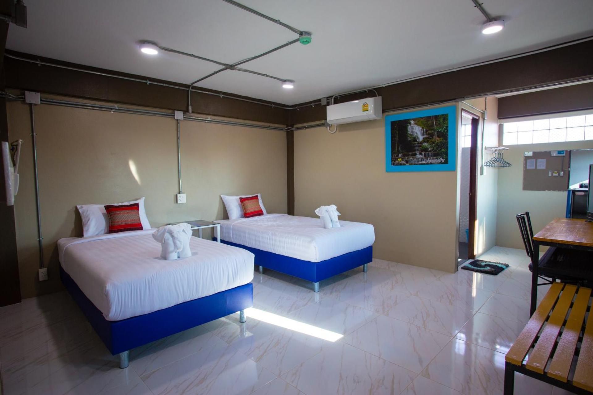 Twin Bed Room
