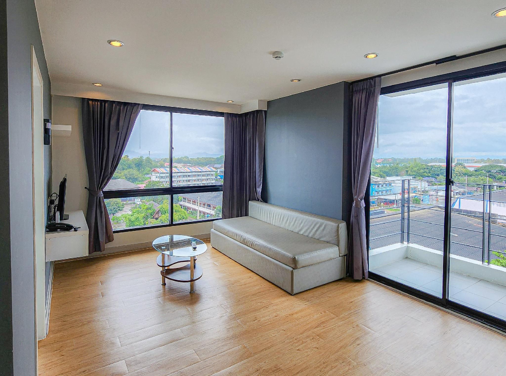Deluxe Queen Room