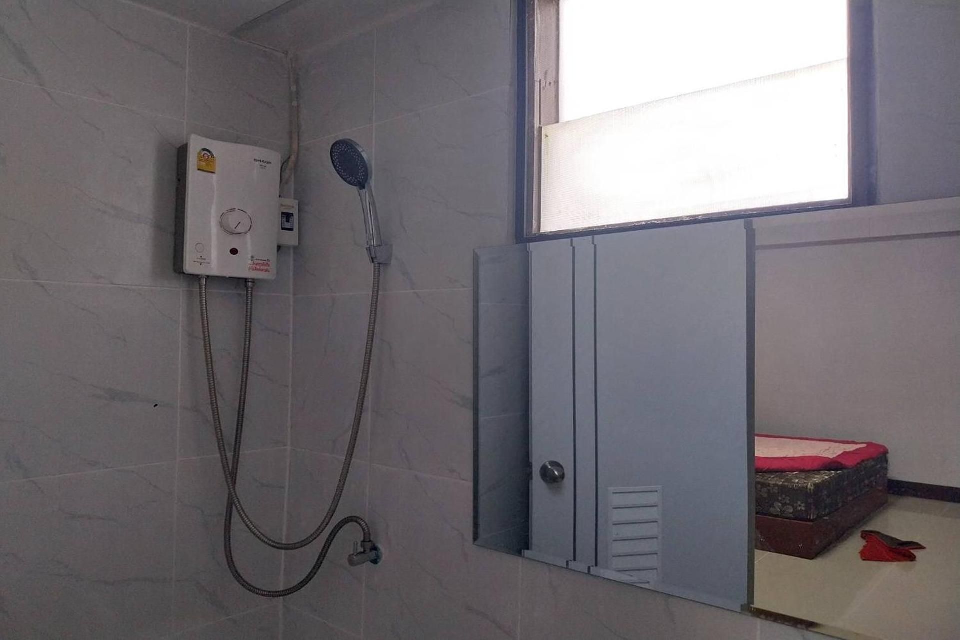 The First Residence Lamphun Economy Twin Room