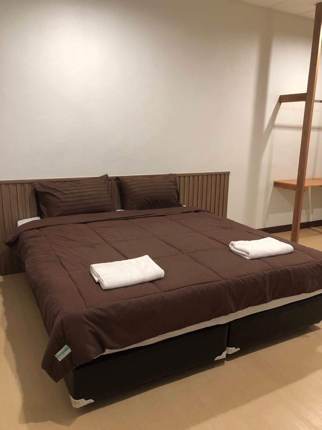 Theriverhouse Standard King Plus 2