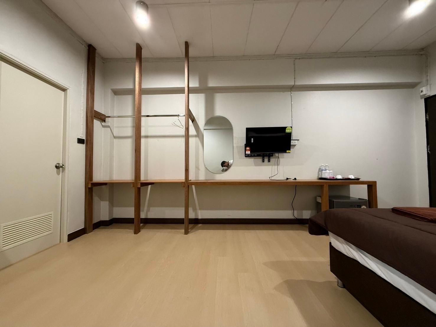 Theriverhouse Standard King Plus 3