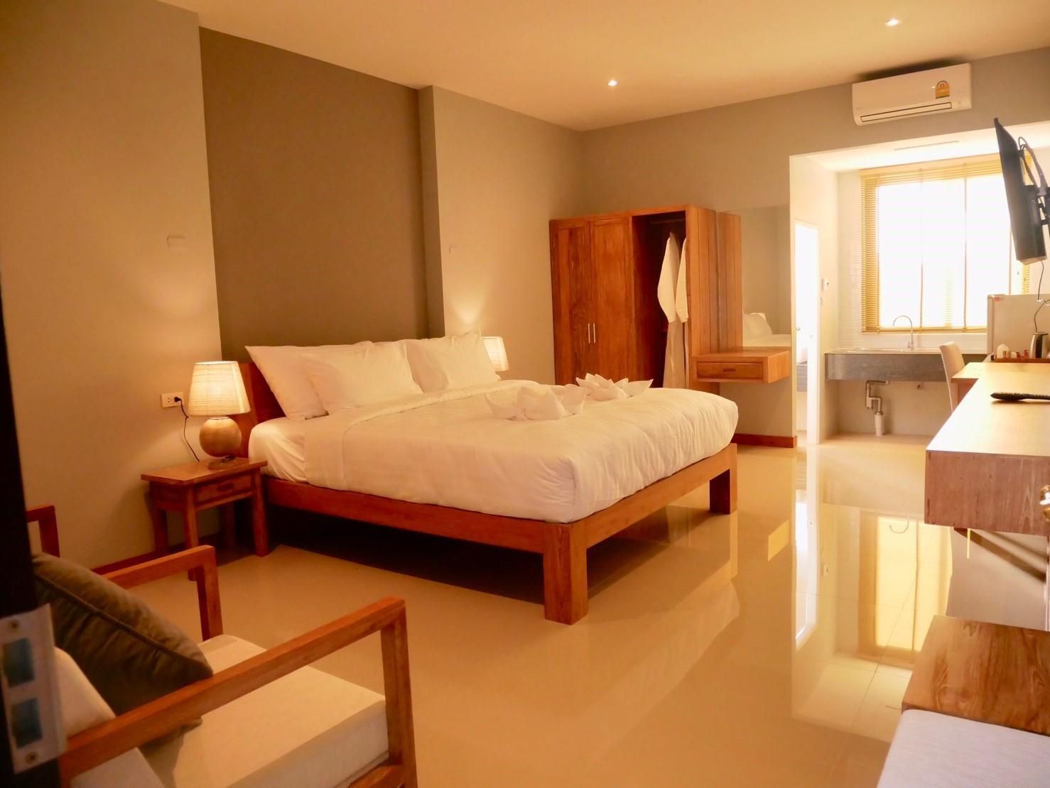 Superior - 1 King Bed